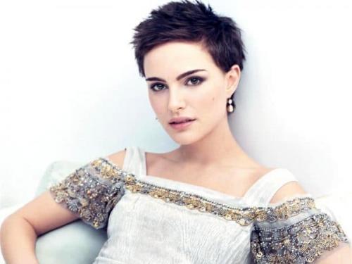 Прическа под длинное платье своими руками. Прическа под платье в пол – стильная на средние волосы