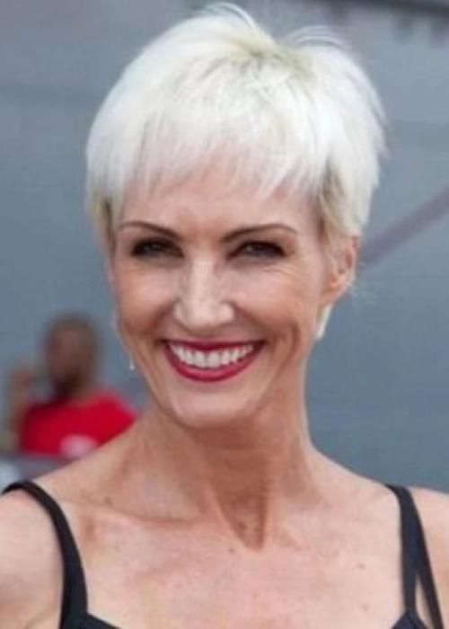 Техника стрижки гарсон. Как сделать омбре на волосах правильно самой за 5 шагов 03 Техника стрижки гарсон. Как сделать омбре на волосах правильно самой за 5 шагов 03