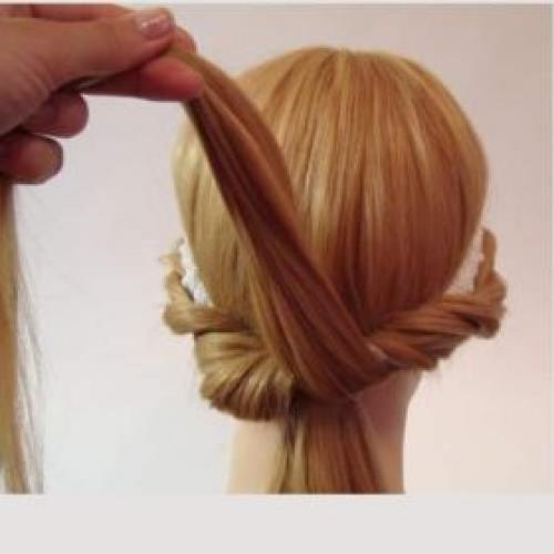 Греческая прическа с распущенными волосами. Кому идут причёски в греческом стиле?