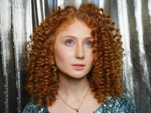 Горизонтальная хим завивка. Вертикальная завивка волос (спиральная) на короткую, длинную и среднюю длинну: как сделать в домашних условиях, технология процедуры в салоне, стоимость, отзывы, фото до и после 10 Горизонтальная хим завивка. Вертикальная завивка волос (спиральная) на короткую, длинную и среднюю длинну: как сделать в домашних условиях, технология процедуры в салоне, стоимость, отзывы, фото до и после 10