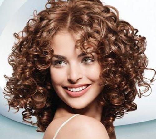 Горизонтальная хим завивка. Вертикальная завивка волос (спиральная) на короткую, длинную и среднюю длинну: как сделать в домашних условиях, технология процедуры в салоне, стоимость, отзывы, фото до и после 11 Горизонтальная хим завивка. Вертикальная завивка волос (спиральная) на короткую, длинную и среднюю длинну: как сделать в домашних условиях, технология процедуры в салоне, стоимость, отзывы, фото до и после 11