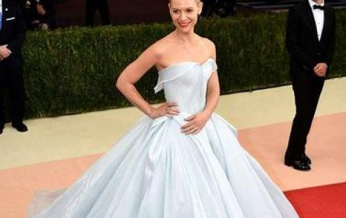 Тонкие и редкие волосы у звезд. Добавь объёма: секреты причесок звезд с тонкими волосами