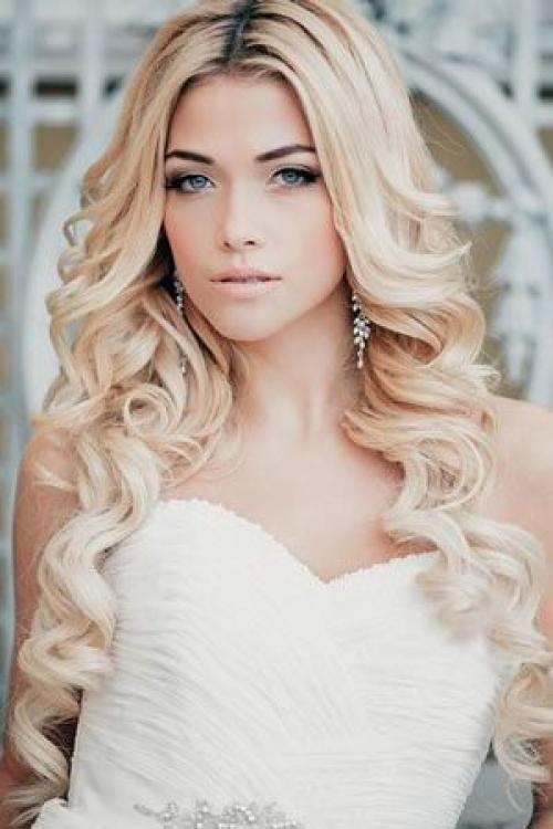 Прическа для длинного платья. На длинные волосы 32