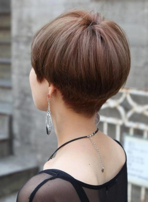 Боб каре на ножке. Как выглядит стрижка каре на ножке?