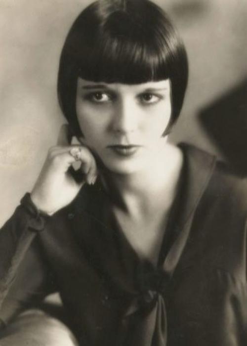 Каре с челкой на короткие волосы. История каре 01