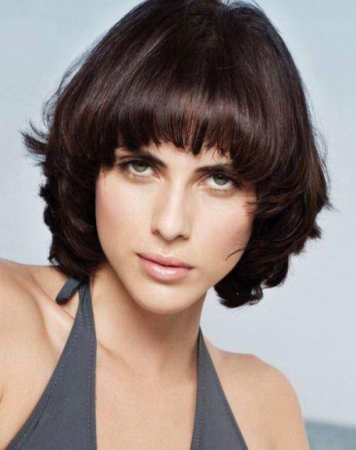 Что выбрать каре или боб. Стрижка боб и боб-каре — одно и то же или нет?