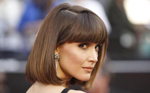 Кому идет каре. Кому идет стрижка каре: какие есть варианты укладки и виды