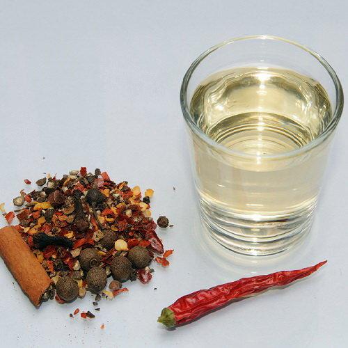 Настойка красного перца. Польза и вред перцовой настойки на меду