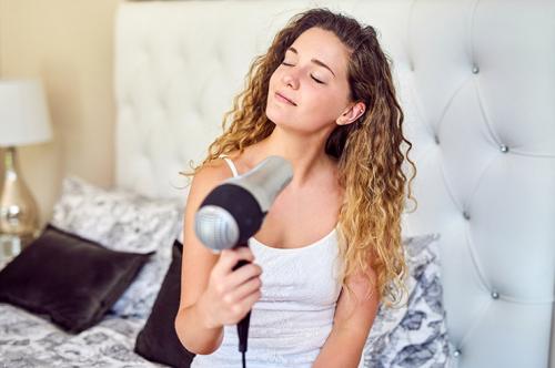 Мусс или пенка для кудрявых волос. Как сделать укладку волос муссом: базовые правила и модные варианты