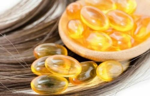 Витамины для волос в аптеке. Витамины для волос: как втирать в голову правильно?