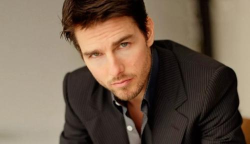 Брюнет мужчина. Популярные парни с щетиной на фото