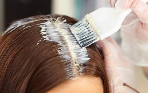 Маска для волос из кефира для жирных волос. Рецепты масок для роста и укрепления волос с кефиром в домашних условиях