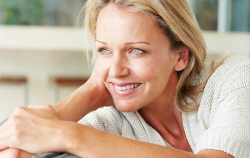 Какой цвет волос скрывает морщины. Какой цвет волос молодит и освежает ? Ваши персональные рекомендации