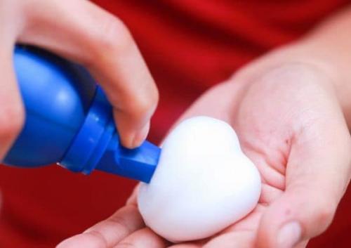 Мусс или пенка для кудрявых волос. Что такое мусс для волос, для чего нужен, в чем разница с пенкой