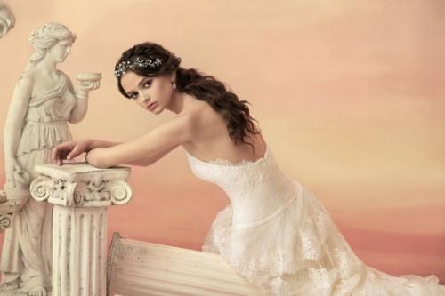 Греческая прическа с распущенными волосами. Божественный выбор: учимся делать свадебные прически в греческом стиле