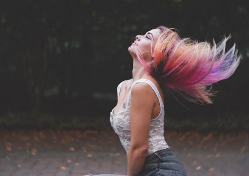 Красивое окрашивание в домашних условиях. Как правильно красить волосы в домашних условиях – чем можно заменить кисточку, как наносить и сколько держать, советы по профессиональному окрашиванию корней и концов самой себе 17