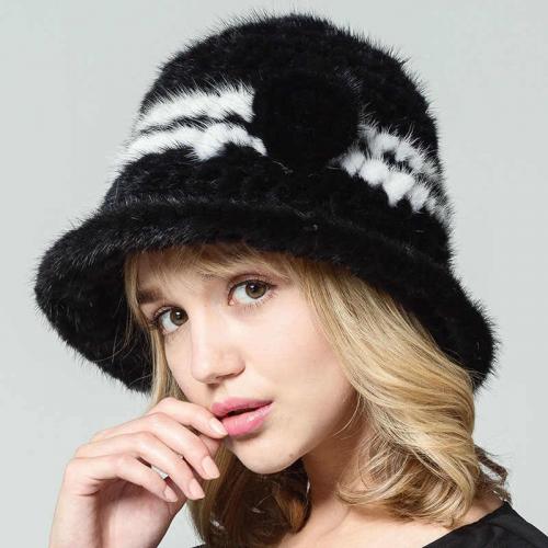 Какие сейчас в моде береты. Французский шик: как и с чем носить модный берет этой осенью? 24