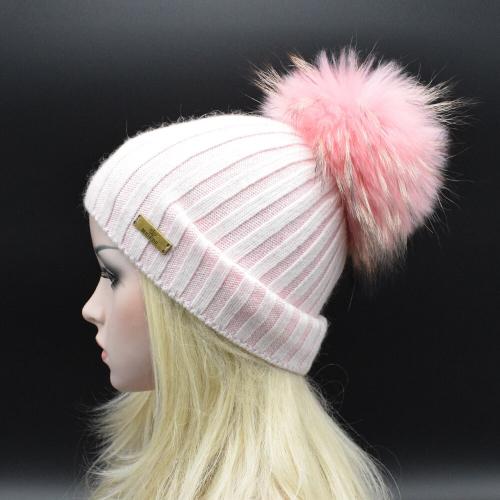 Какие сейчас в моде береты. Французский шик: как и с чем носить модный берет этой осенью? 17