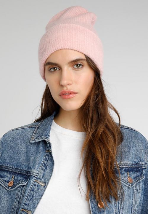 Какие сейчас в моде береты. Французский шик: как и с чем носить модный берет этой осенью? 15