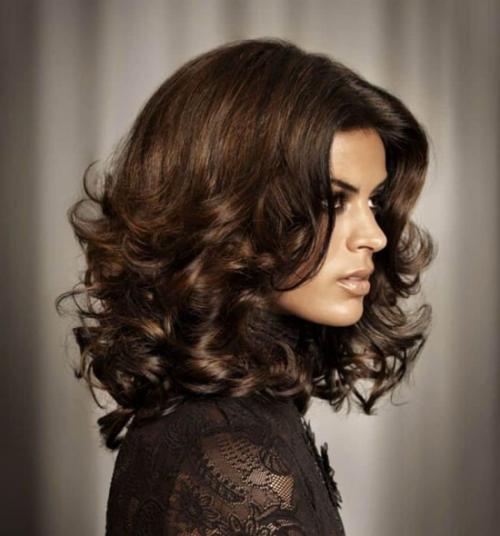 Как уложить волосы объемно. Объёмная укладка на средние волосы