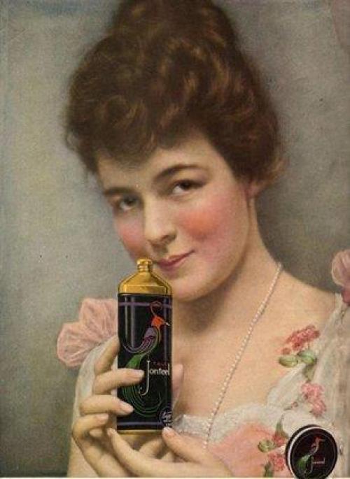 Прически старых времен. 1910-е Все внимание на: прическу и губы