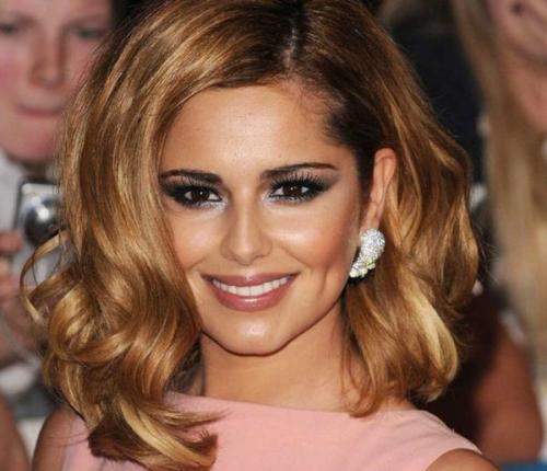 Карамельный цвет волос эстель. Карамельный цвет волос: фото, кому идет карамель, модные оттенки (светлый, темный, блондин, с мелированием и тп), палитра красок (лореаль, гарньер, syoss, эстель)