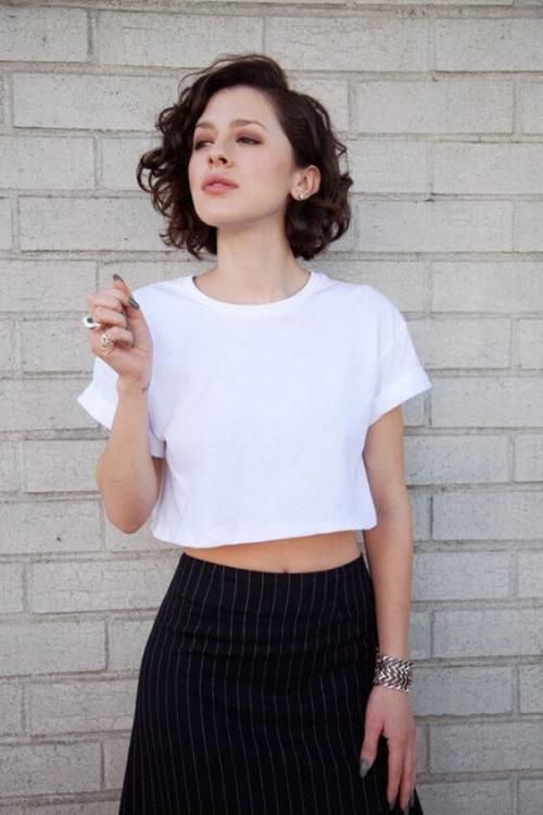 Укладка на кудрявые волосы. Прически для длинных кудрявых волос – тенденции 2019 года 11 Укладка на кудрявые волосы. Прически для длинных кудрявых волос – тенденции 2019 года 11