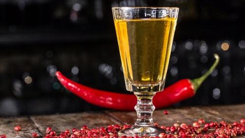 Настойка перца от облысения. Маски на основе настойки перца против выпадения волос