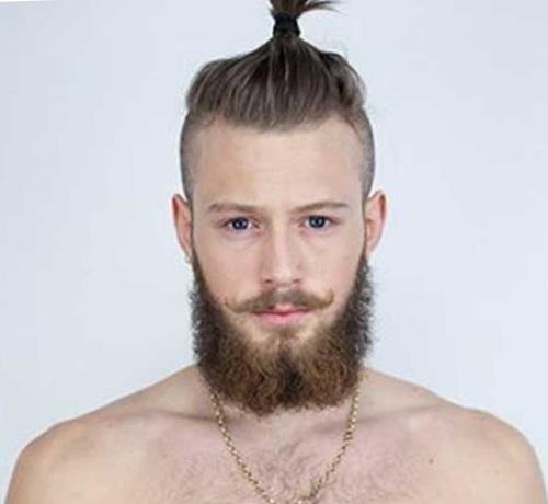 Мужская стрижка с выбриванием висков и хвостом. Прическа Top Knot