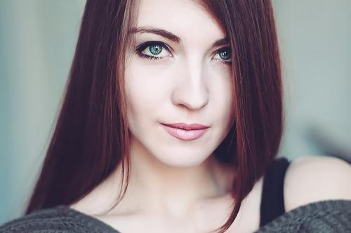 Пшенично медовый цвет волос и зеленые глаза. Выбери цвет волос для зелёных глаз