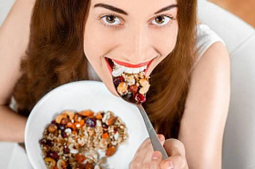 Как подобрать прическу к лицу онлайн. Программа Makeoveridea 04