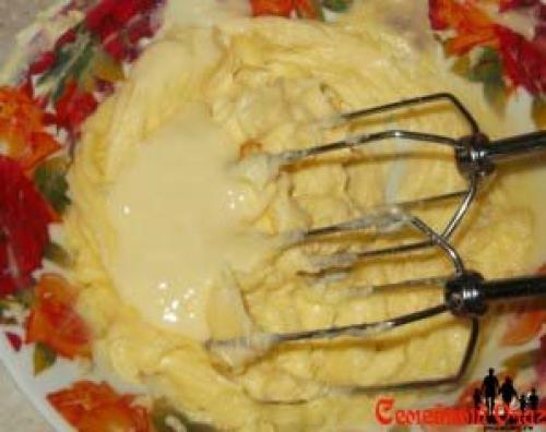 Как сделать гуще заварной крем. Классический рецепт заварного крема для торта — 6 лучших рецептов.