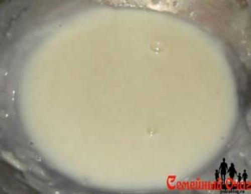 Как сделать гуще заварной крем. Классический рецепт заварного крема для торта — 6 лучших рецептов.