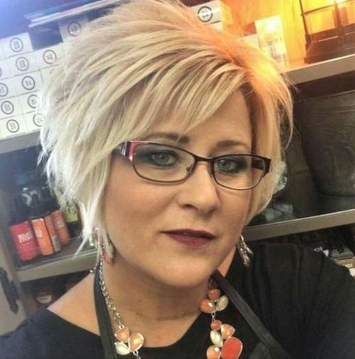 Стрижка каскад. Круглый каскад. Идеально подходит для любой женщины и почти не нуждается в укладке