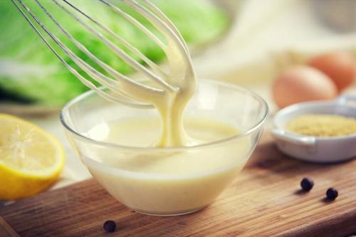 Маска для волос из майонеза. Намазать волосы майонезом и удивиться от результата. Для чего нужна такая маска и что от неё ожидать