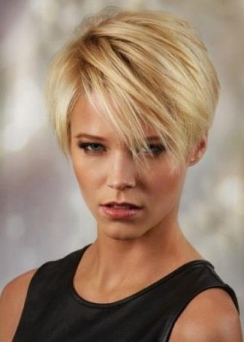 Женская короткая стрижка поэтапно. Подготовительный этап 15