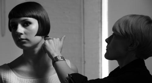 Схема женской стрижки на короткие волосы. Схема короткой молодежной женской стрижки с рваной окантовкой 06 Схема женской стрижки на короткие волосы. Схема короткой молодежной женской стрижки с рваной окантовкой 06