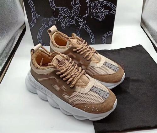 С чем носить сникерсы 2020. Самые модные кроссовки в 2020 – фото-обзор новинок