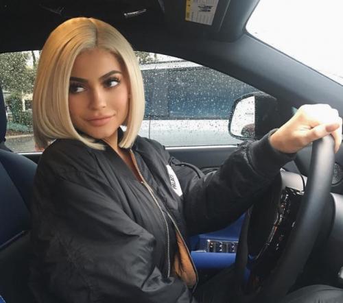 Стрижка каре удлиненное. Удлиненное каре — природа особого шарма и очарования + фото