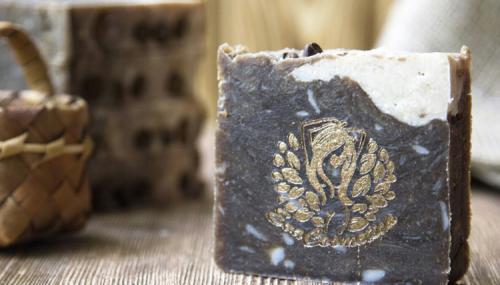 Можно ли мыть голову дегтярным мылом каждый день. Применение дегтярного мыла для лечения