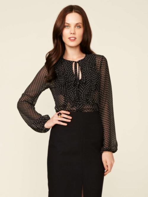 С чем носить прозрачную кружевную блузку. Как и с чем носить прозрачные блузки