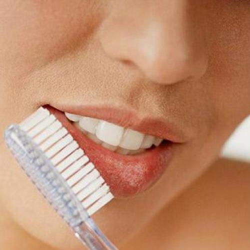 Трескаются и сохнут губы причина. Почему сохнут губы 05 Трескаются и сохнут губы причина. Почему сохнут губы 05