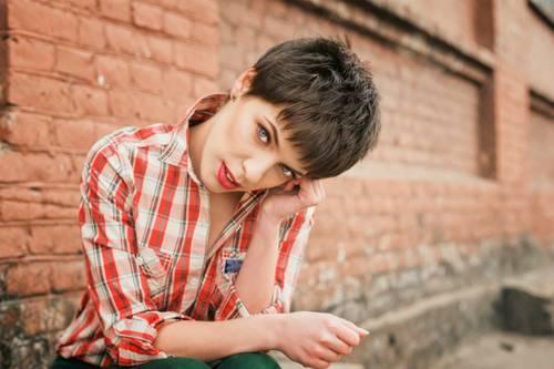 Короткие стрижки женские необычные. Необычные короткие женские стрижки 02