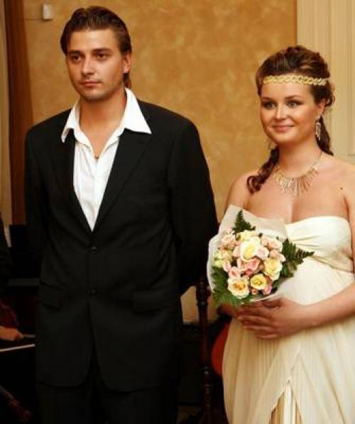 Полина Гагарина биография. Полина Гагарина - биография, новости, фото.