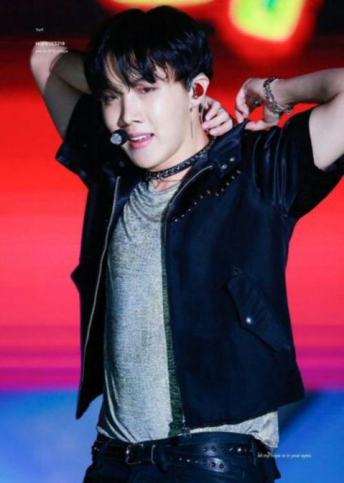 Можно ли айдолам встречаться. Встречаться с айдолом это: ...