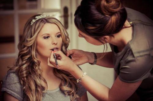 Со скольки лет можно учиться на визажиста. Где учиться на визажиста