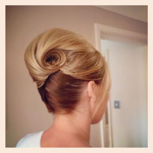 Ракушка укладка. Прическа ракушка на средние и длинные волосы