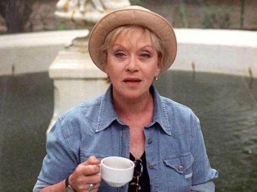 Внук Алисы Фрейндлих Никита Владимиров. Алиса Фрейндлих не появилась на спектакле внука-продюсера