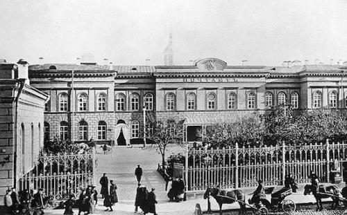 Девушки 18 века. 10 неприятных фактов о 18-м веке