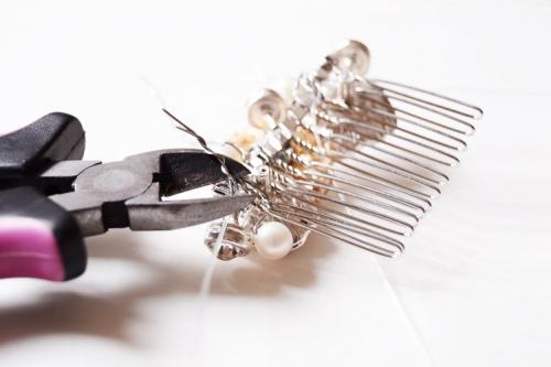 Свадебный гребень для волос. Гребень с брошками и жемчужинами